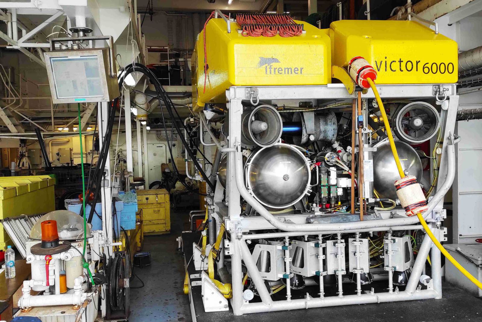 Il robot sottomarino Victor 6000 a bordo della nave Pourquoi pas