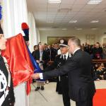 Il momento della 'svelata' del busto dedicato al generale Dalla Chiesa