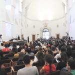 Il pubblico presente nell'aula magna del Monastero dei Benedettini