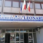L'ingresso del Liceo Statale "Leonardo" di Giarre
