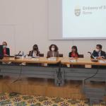 Un momento dell'intervento dell'ambasciatore svedese Jan Björklund