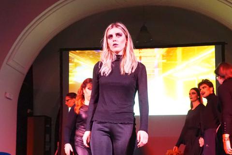 Un momento della performance teatrale