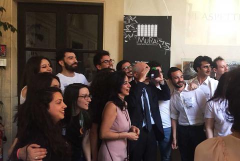 Un momento della visita del rettore Basile alla mostra