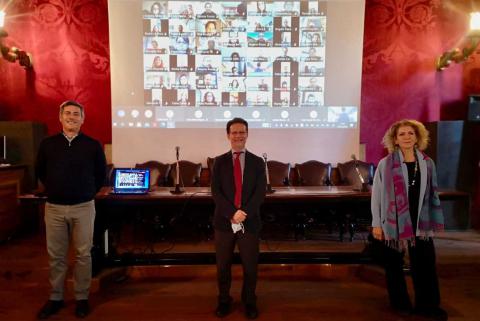 Nella foto da sinistra i docenti Giovanni La Via, Francesco Priolo e Vania Patanè e sullo sfondo gli stabilizzati