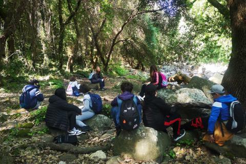 Studenti in visita nella riserva "Villasmundo" di Melilli