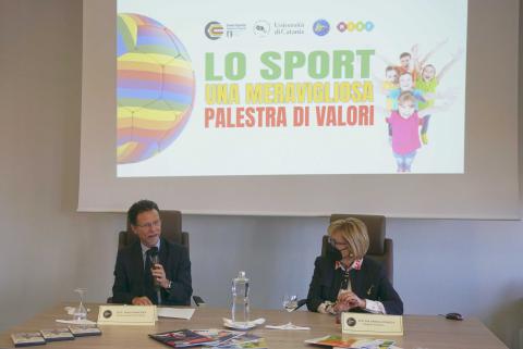 Un momento dell'intervento del rettore Francesco Priolo