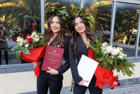 Beatrice e Cristina Gagliano il giorno della laurea magistrale 