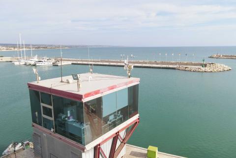 stazione meteo installata sulla Torre di controllo del Porto turistico di Marina di Ragusa