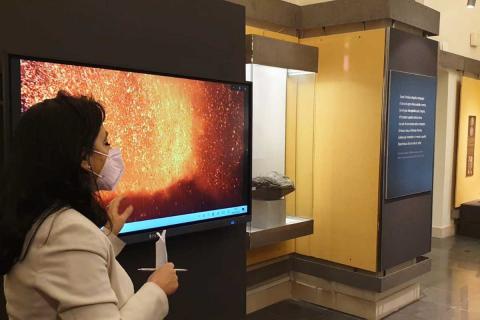 un momento della visita degli studenti al Museo dei Saperi e delle Mirabilia siciliane