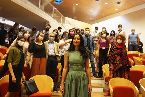 Rula Jebreal con il pubblico presente nell'auditorium 