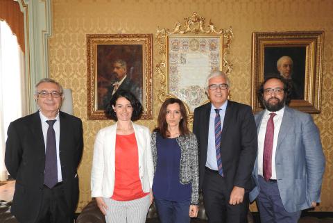 La delegazione australiana e i docenti etnei Colloca e Vecchio insieme con il prorettore Magnano San Lio