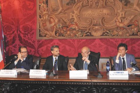 Il rettore Francesco Basile durante l'incontro