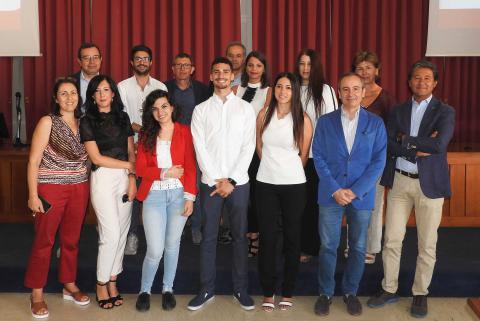 Studenti e tutor nell'aula magna del DEI