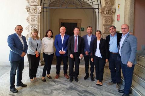 I due rettori insieme con le delegazioni degli atenei