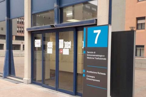 L'ingresso del Centro Trasfusionale del Policlinico
