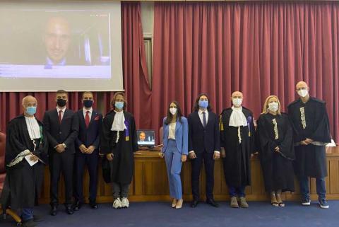 I laureati insieme con la commissione