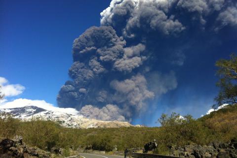 Etna eruzione