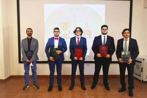 In foto i cinque laureati in Ingegneria elettronica