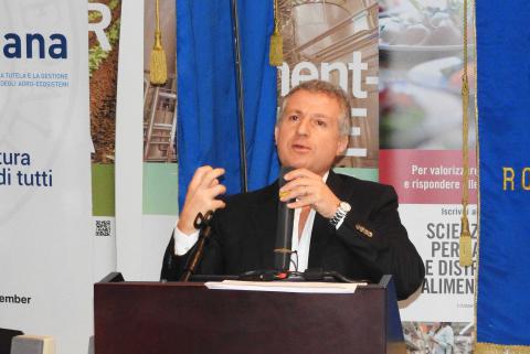 Il prof. Giuseppe Mancini