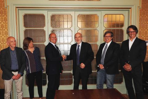 foto di gruppo con il rettore