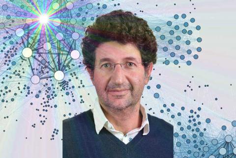 Il prof. Vito Latora