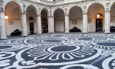 il chiostro del Palazzo centrale