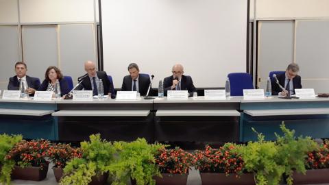 Il rettore introduce i lavori del convegno