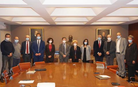 Il rettore Francesco Priolo insieme con i componenti del Nucleo di Valutazione