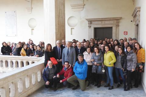 Il rettore insieme con gli stabilizzati, il prorettore, il direttore generale e la prof.ssa Nicosia
