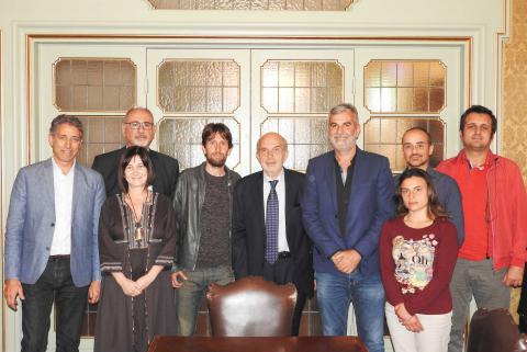 Il rettore Francesco Basile e il sindaco Carmelo Scandurra insieme con i rappresentanti del Cda del Consorzio Isole dei Ciclopi e dell’associazione Centro Studi Aci Trezza