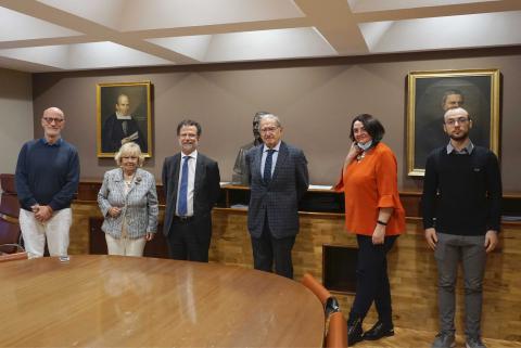 Nella foto da sinistra il prof. Maurizio Caserta, la dott.ssa Zina Bianca, il rettore Francesco Priolo, il dott. Bruno Di Marco, la dott.ssa Caterina Ventura e lo studente Mario Strano