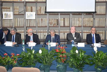 Il tavolo dei relatori